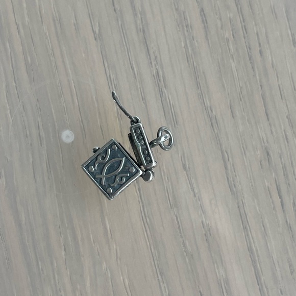 Sterling Silver Prayer Box Pendant - Picture 11 of 12